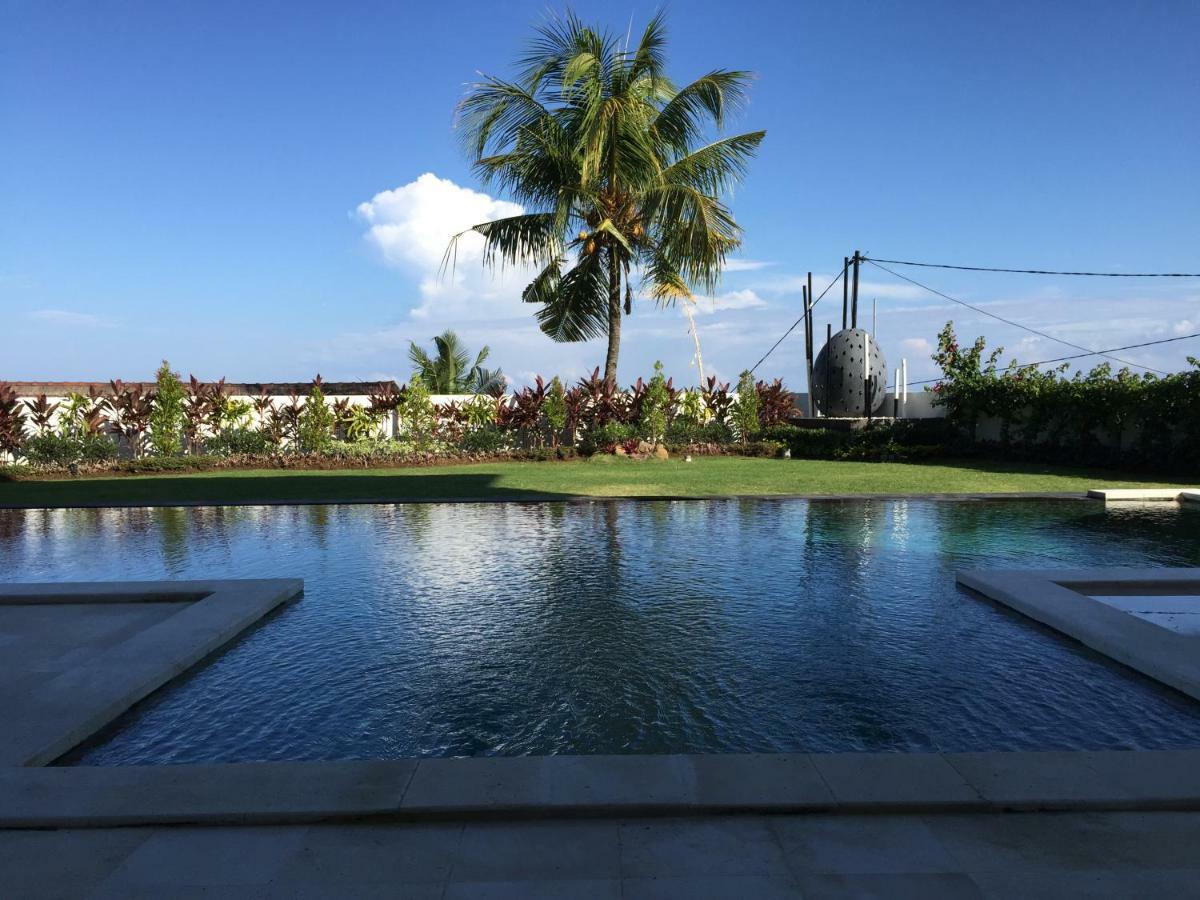 Villa Putih โลวินา ภายนอก รูปภาพ