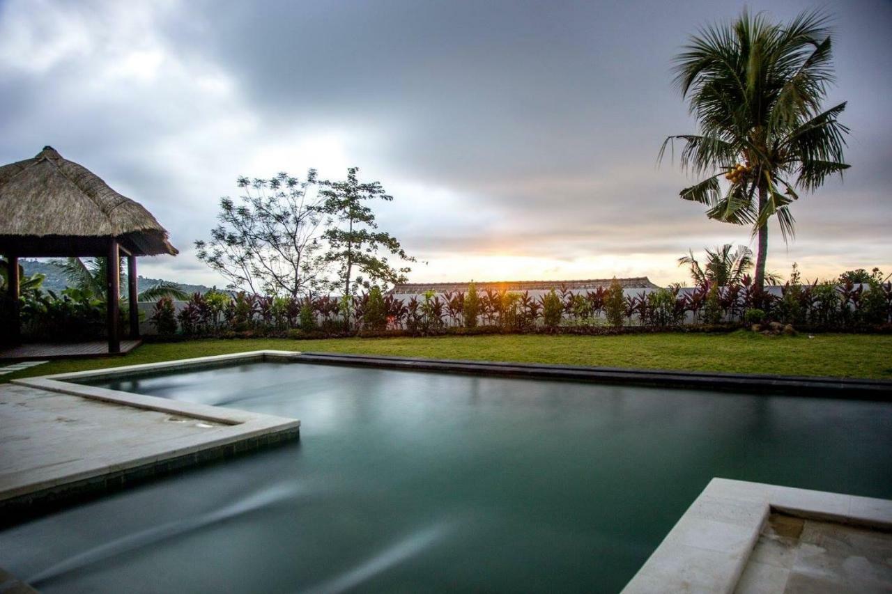 Villa Putih โลวินา ภายนอก รูปภาพ