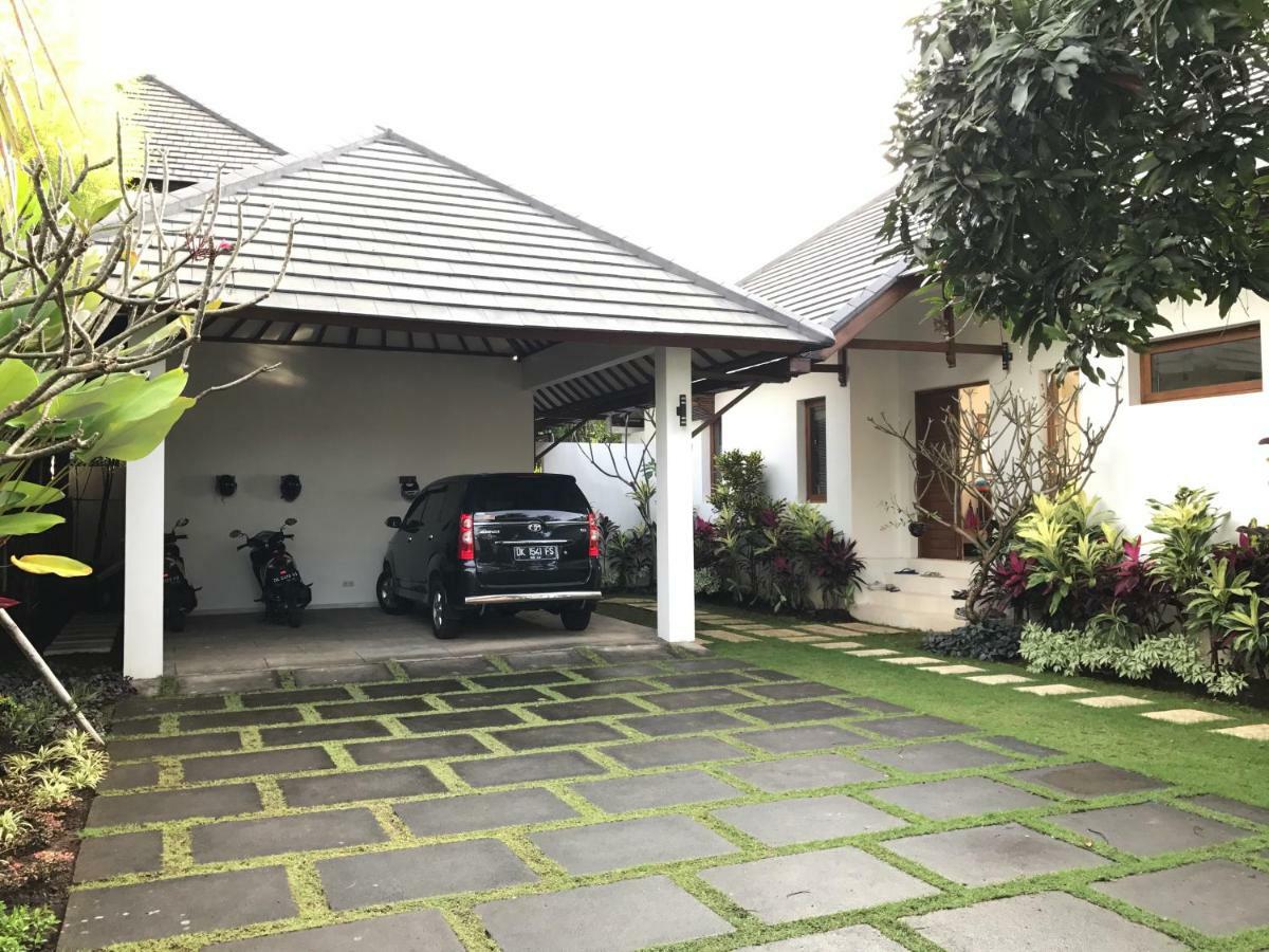 Villa Putih โลวินา ภายนอก รูปภาพ